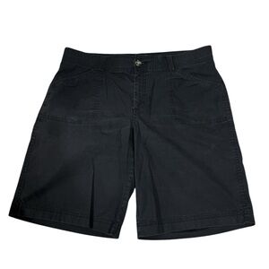 Women’s dockers black shorts. 16W